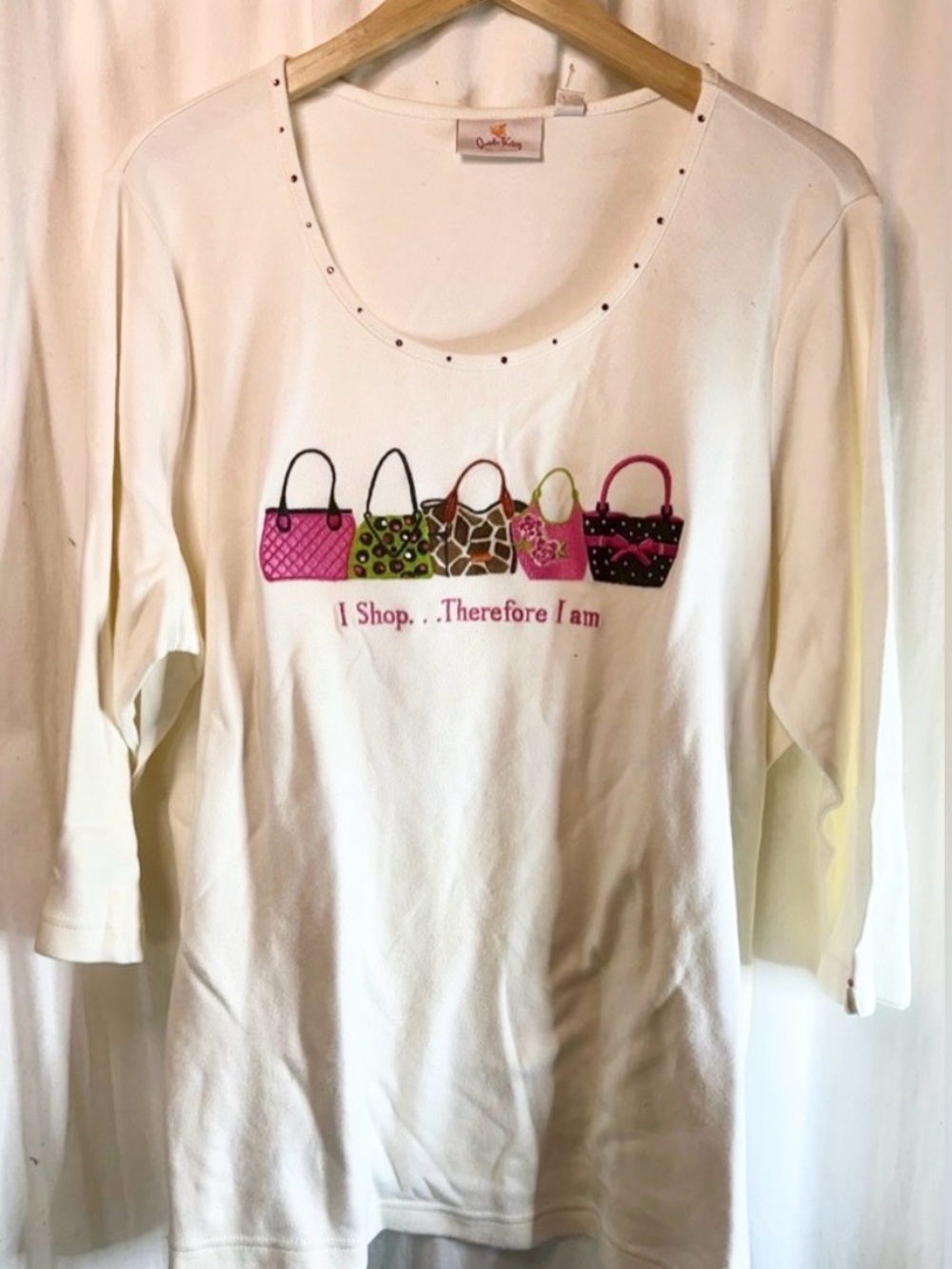 👜👛Quacker Factory ‘I Shop Therefore I Am’ Embellished Tee👛👜
